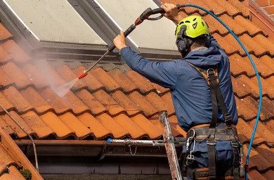 Démoussage et hydrofuge de toiture à Azas